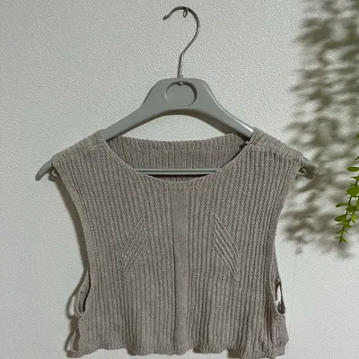 Très beau top court pour petite fille 